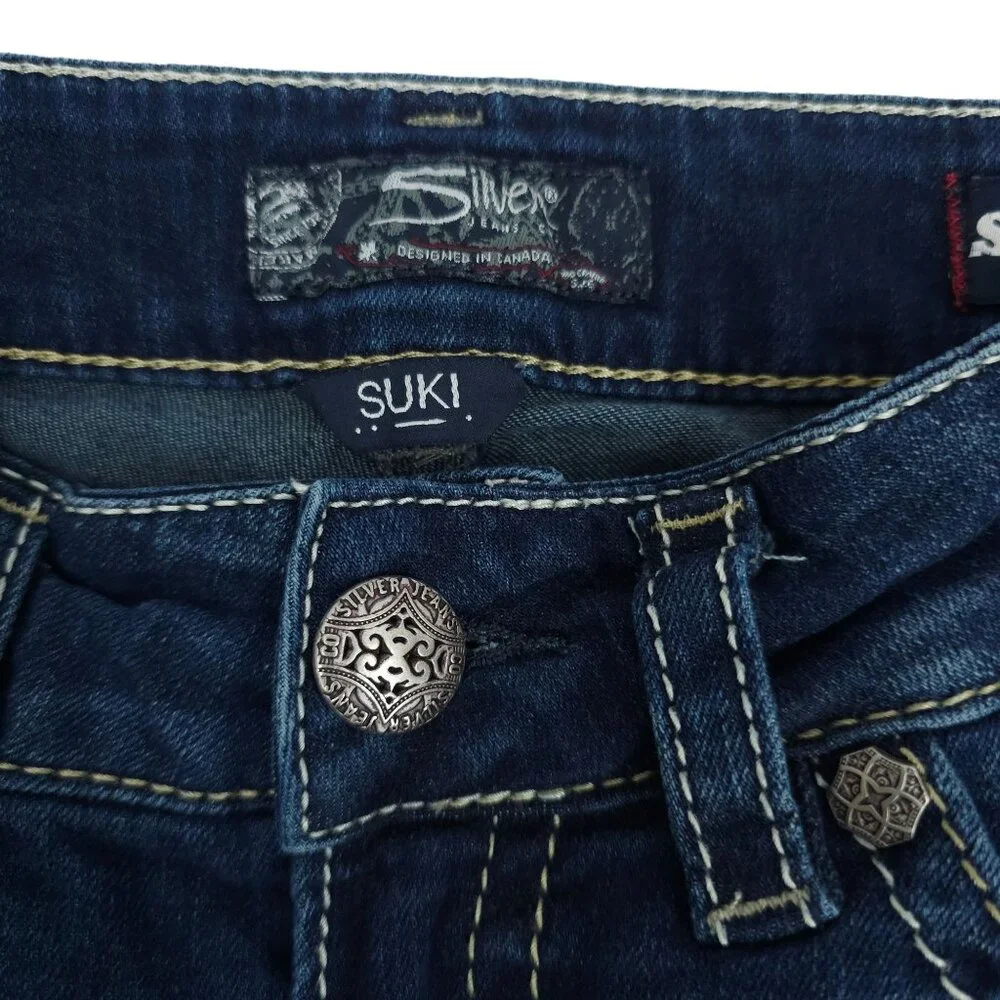Silver Suki Mid Capri Jeans Size 29 x 22 Dark Wash Mid Rise Stretch Denim Pants